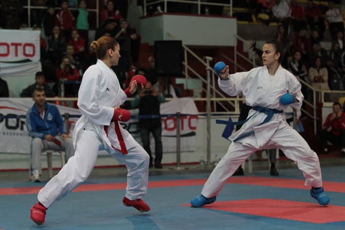 Hendek Belediyesi karate takımından başarılı performans
