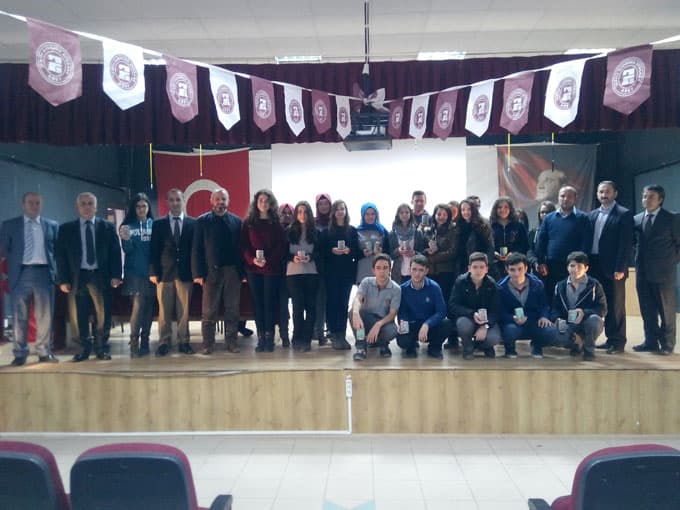 Sakarya Anadolu Lisesi'nden örnek davranış