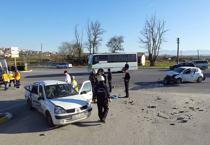 Sakarya'da trafik kazası: 4 yaralı
