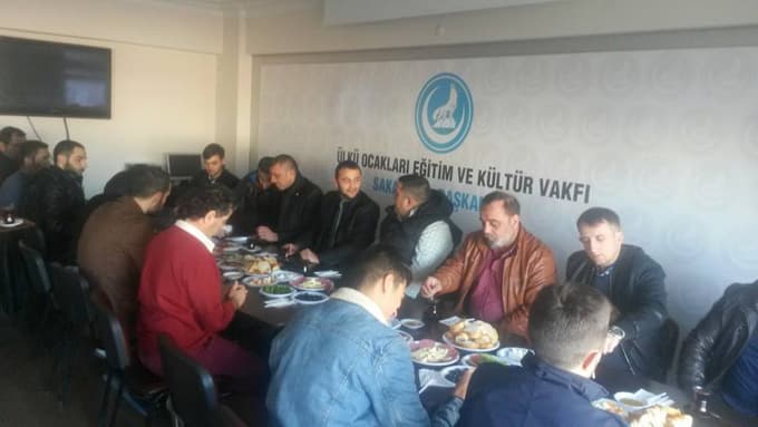 Tatangalar Ülkücülerle kahvaltıda buluştu