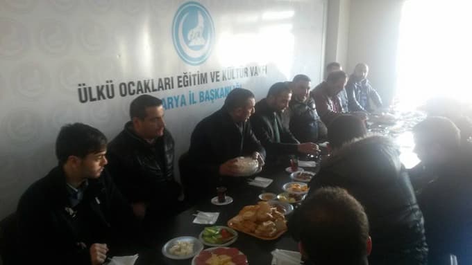 Tatangalar Ülkücülerle kahvaltıda buluştu