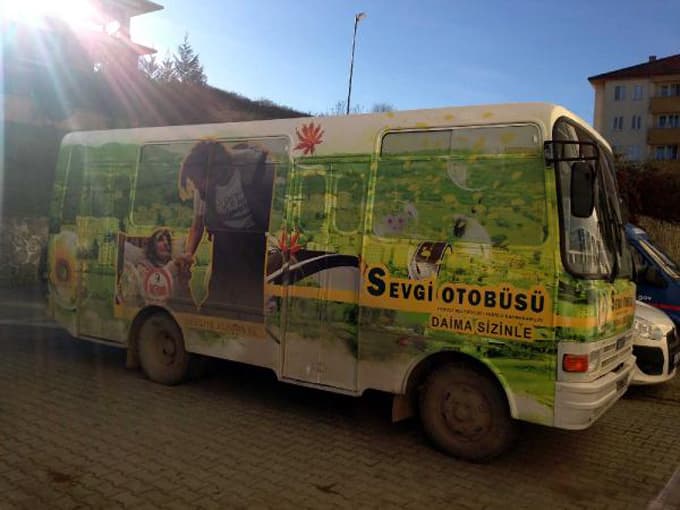 'Sevgi Otobüsü'nde yaşlı ve hastalara bakım
