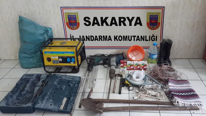 İzinsiz kazı yaptıkları ileri sürülen 6 kişi yakalandı