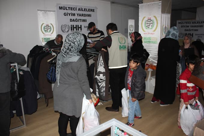 Sakarya İHH'dan mültecilere yardım