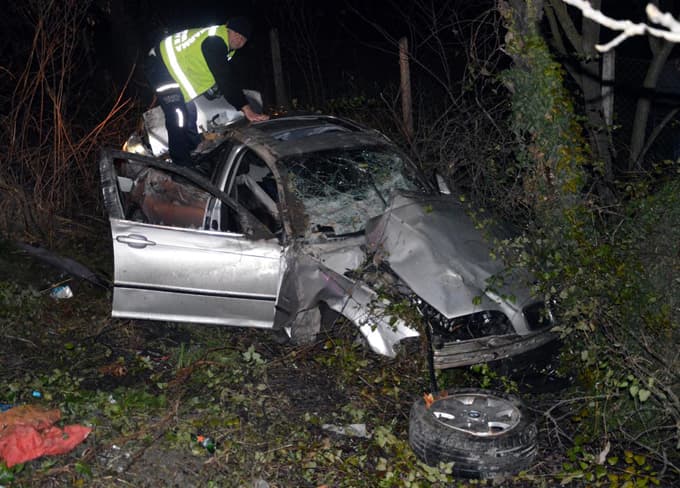 Sakarya'da otomobil devrildi: 2 ölü, 2 yaralı