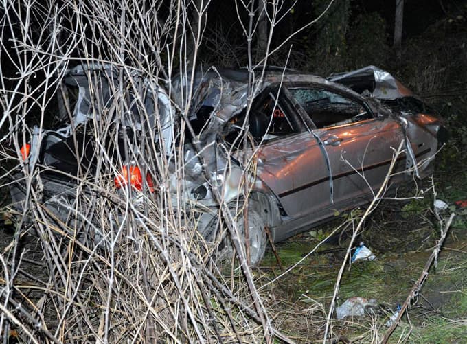 Sakarya'da otomobil devrildi: 2 ölü, 2 yaralı