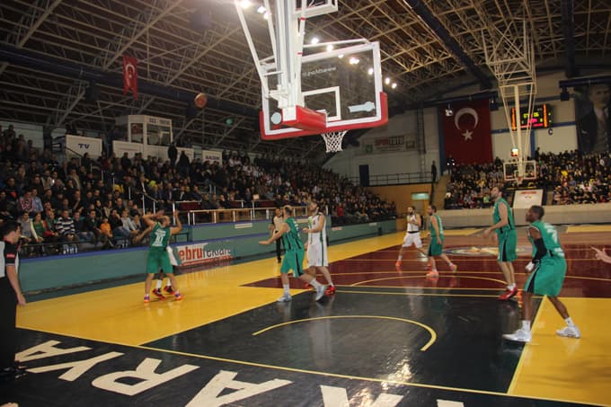 Sakarya Büyükşehir Basketbol haftayı galibiyetle kapattı