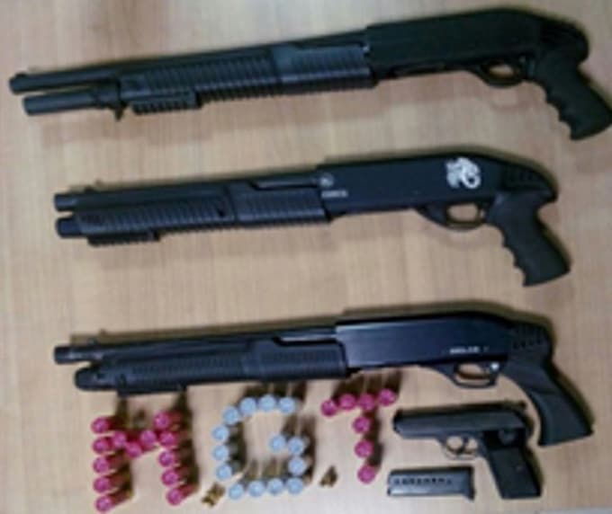 Aranan 13 şahış yakalandı, 8 tabanca ele geçirildi