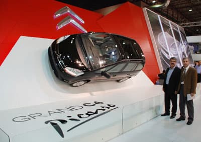 <p align="center"><font face="arial,helvetica,sans-serif" size="2">Citroen B&uuml;l Otomotiv Y&ouml;netim Kurulu Başkanı Fikret B&uuml;lb&uuml;l; CNR Expo Center&rsquo;da Autoshow 2008 fuarına katıldı.</font></p>