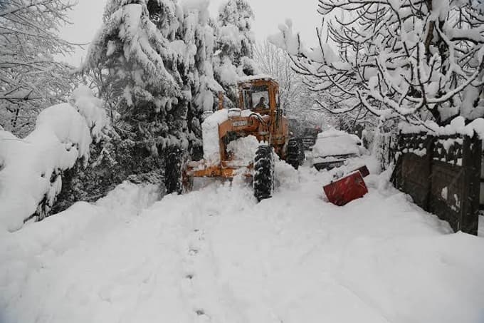 Sapanca'da 10 köy yolu ulaşıma kapandı