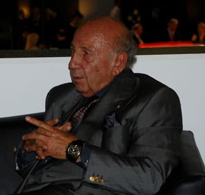 <p align="center"><font face="arial,helvetica,sans-serif" size="2">Y&uuml;ce Auto'nun patronu Orhan Y&uuml;ce.</font></p>