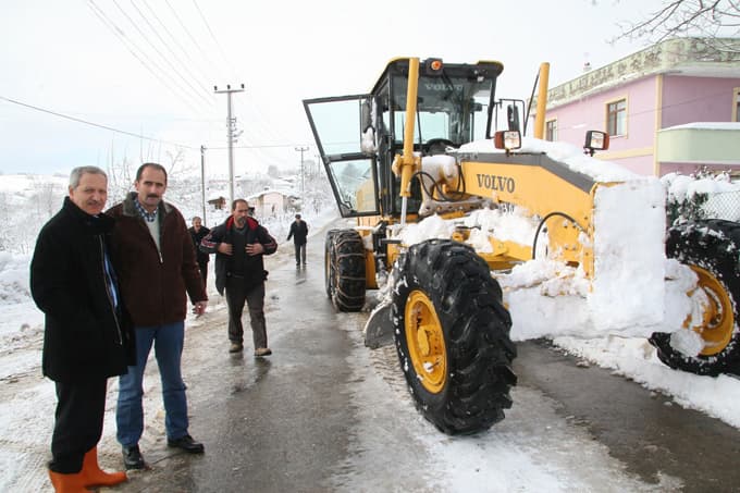 Başkan Dişli çalışmaları yerinde inceledi