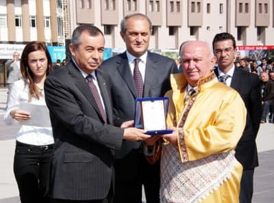 Bir Milyon Kişiye Çay İkramında Bulunduk