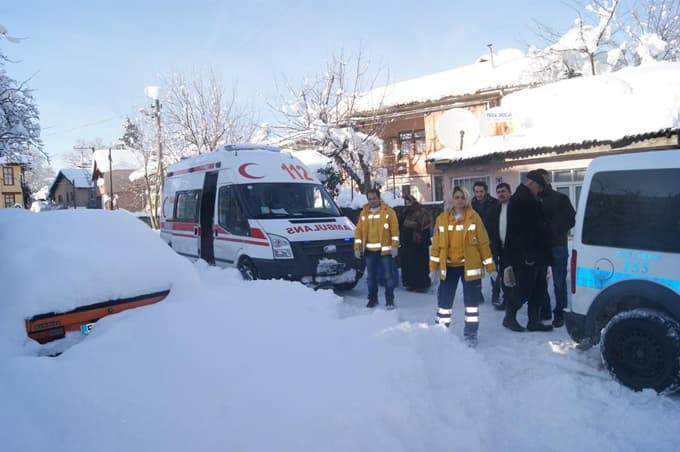 Sakarya'da "bonzai" kullanan 4 genç hastaneye kaldırıldı 