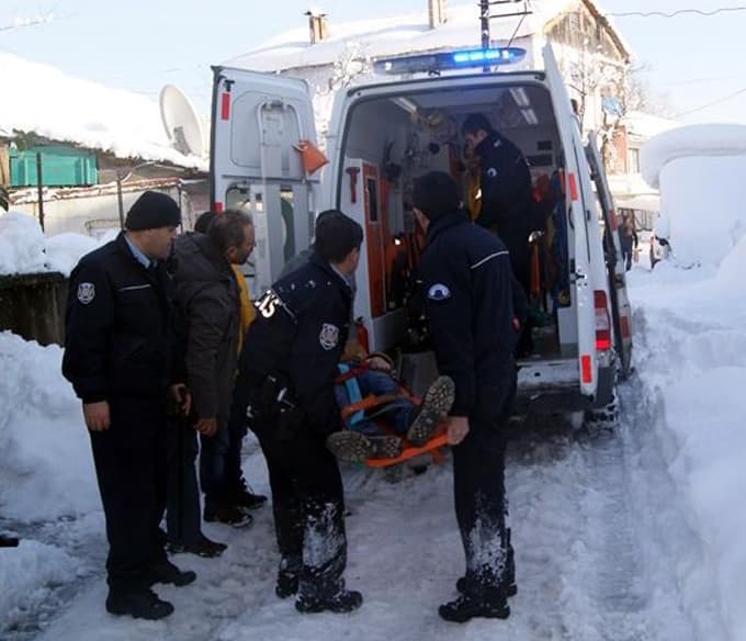 Sakarya'da "bonzai" kullanan 4 genç hastaneye kaldırıldı 
