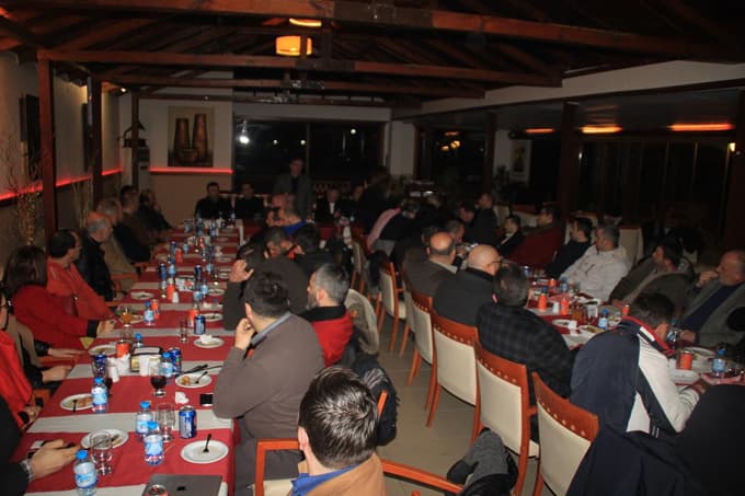 AK Parti'den, sivil toplum kuruluşu temsilcileriyle toplantı