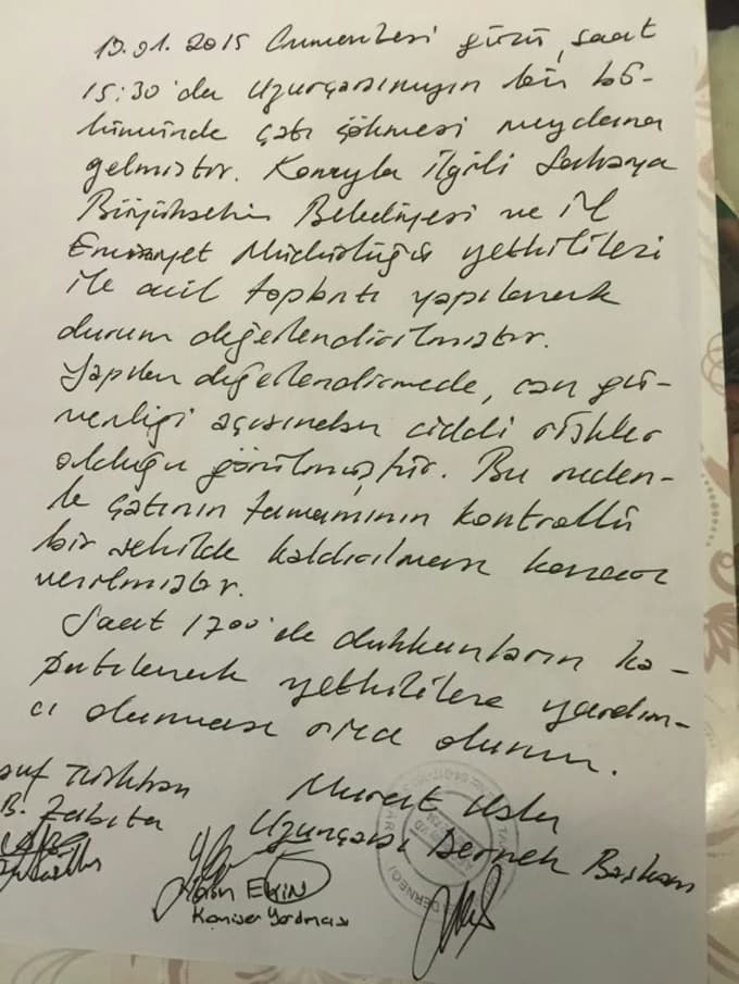 Uzun Çarşı'nın çatısı çöktü