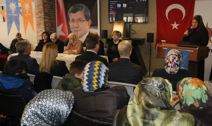 Ak Kadın Söğütlü'de başkanlığa yeniden Çiğdem Başkan seçildi