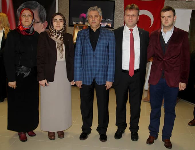 Ak Kadın Söğütlü'de başkanlığa yeniden Çiğdem Başkan seçildi