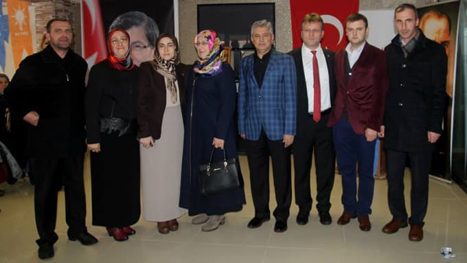 Ak Kadın Söğütlü'de başkanlığa yeniden Çiğdem Başkan seçildi