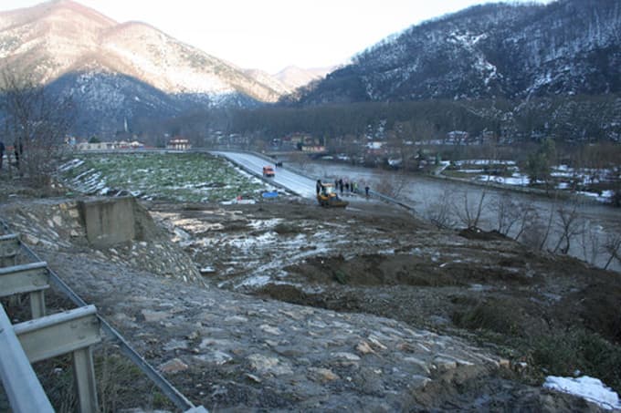 Doğançay Altgeçidi heyelan sebebiyle kapandı