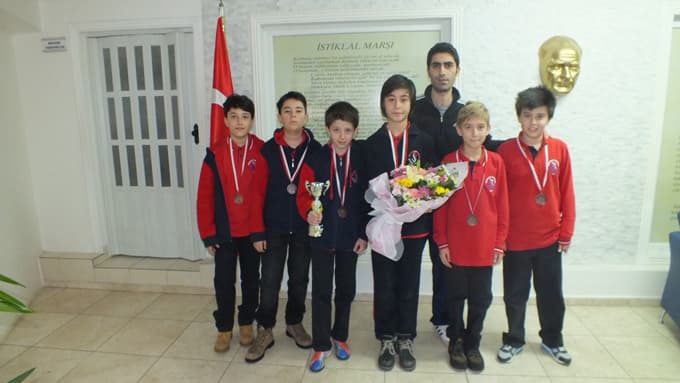 Badminton Turnuvasında Şafak Koleji birinci oldu