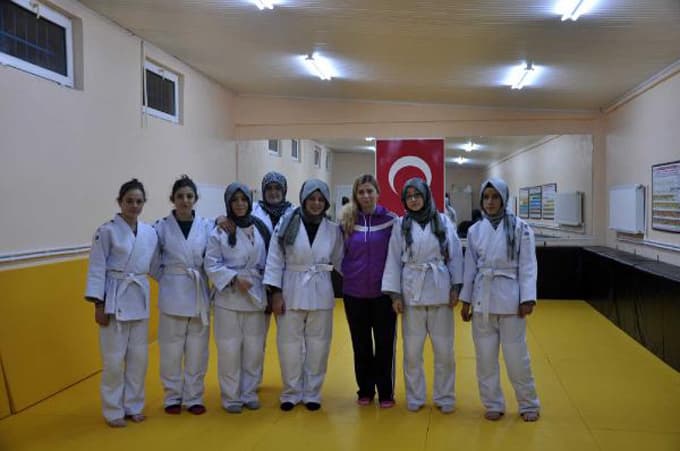 Akyazı Halk Eğitim Merkezi Müdürü'ne 'başörtüsü' suçlaması
