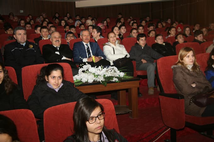 Çocuğunuzun geleceği için bu tiyatroyu izletin