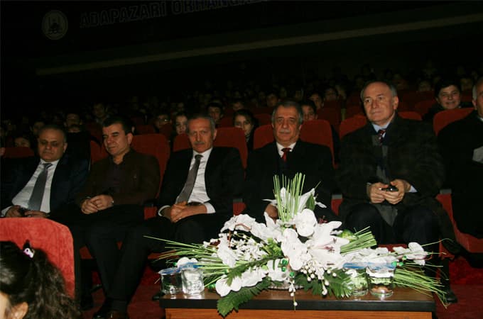 Uyuşturucuya karşı tiyatroyla mücadele veriyorlar 