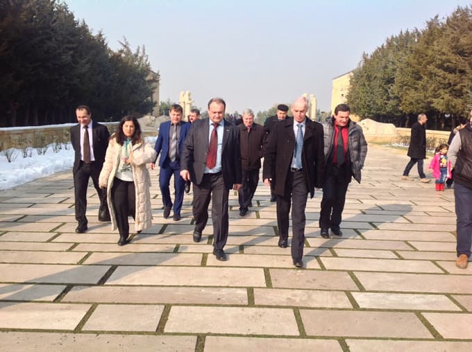 Başkanlar TİKA, Anıtkabir ve Gökçek'i ziyaret ettiler
