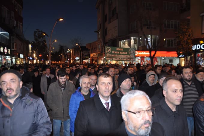 'Peygamberimize sevgi yürüyüşü'nü engellemek istedi