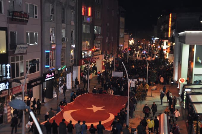 'Peygamberimize sevgi yürüyüşü'nü engellemek istedi