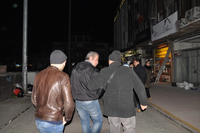 'Peygamberimize sevgi yürüyüşü'nü engellemek istedi