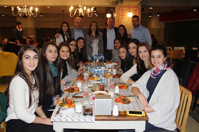 Başarılı sporculara ödül yemeği