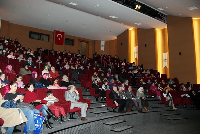 "İnsan Peygamber" konulu söyleşi gerçekleşti