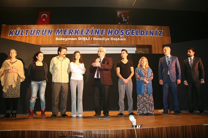 Eğitimcileri ağlatan tiyatro