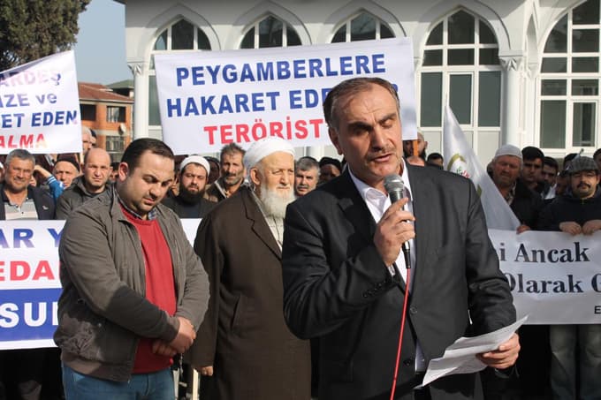 Charlie Hebdo karikatürlerinin yayınlanmasına tepkiler 