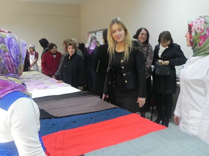 Aylin Coş'tan Sosyal Dayanışma Merkezi'ne ziyaret
