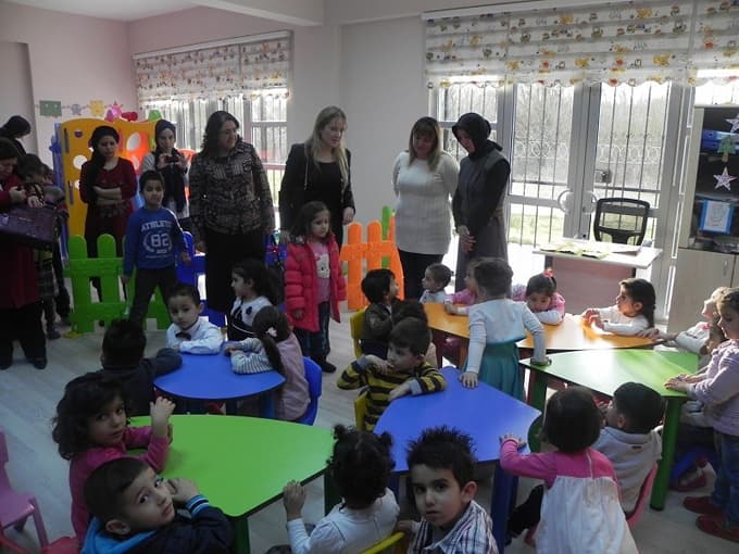 Aylin Coş'tan Sosyal Dayanışma Merkezi'ne ziyaret
