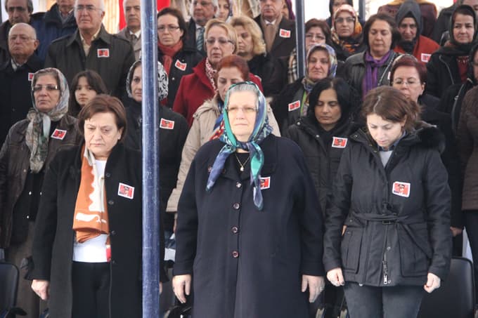 Şehit Emniyet Müdürü Okkan, mezarı başında anıldı