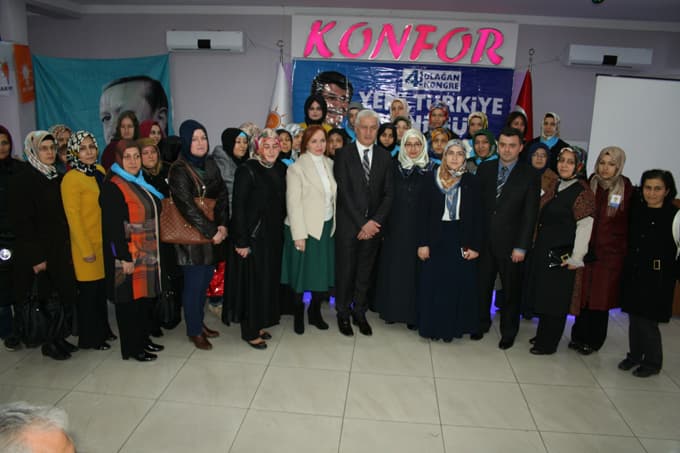Ak Parti Karasu Kadın Kolları Kongresi yapıldı