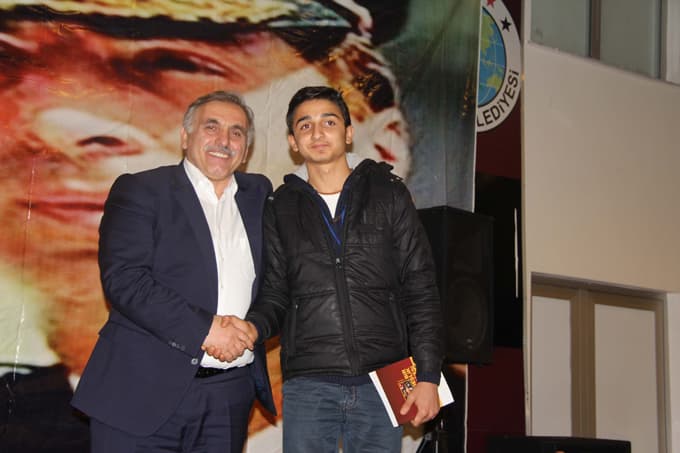 Başkan İnci'den Ali Gaffarlara tablet