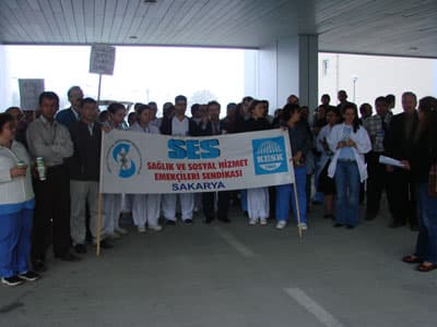 Sağlık Çalışanlarından Simitli-Ayranlı Protesto