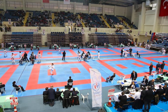 Minikler ve Yıldızlar Türkiye Karate Şampiyonası başladı