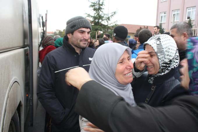 Ferizli'de umre kafilesi yurda döndü 