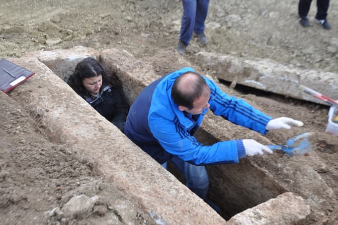 Yol çalışmalarında tarihi mezar bulundu
