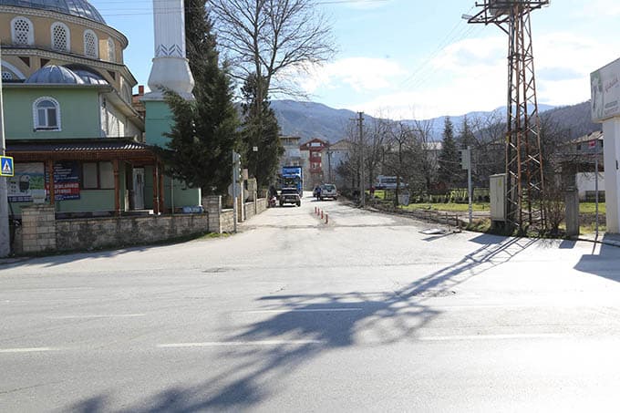 Sapanca Belediyesi yol çalışmaları devam ediyor