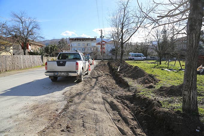 Sapanca Belediyesi yol çalışmaları devam ediyor