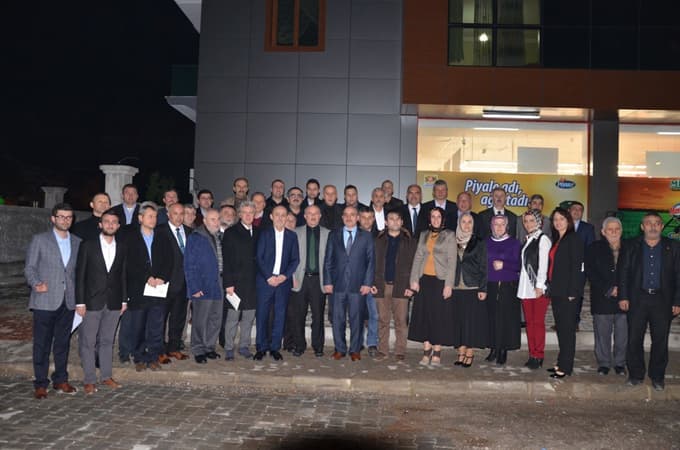 Başkan adayı Kılıç'a Erenler'de büyük ilgi