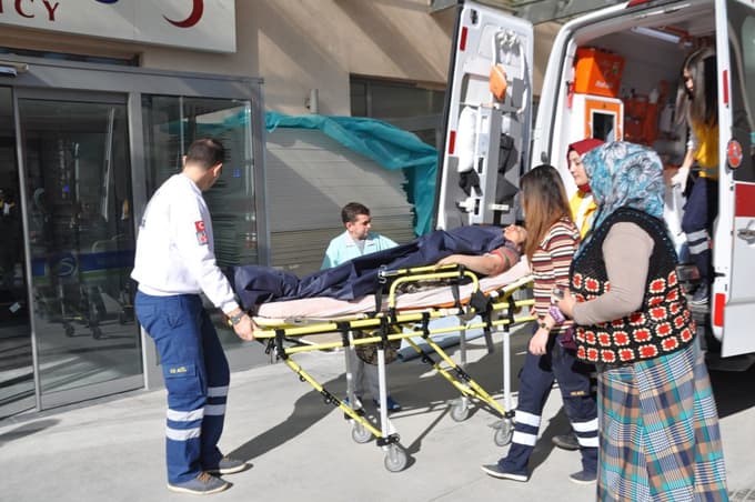 Evini süpüren kadını elektrik çarptı